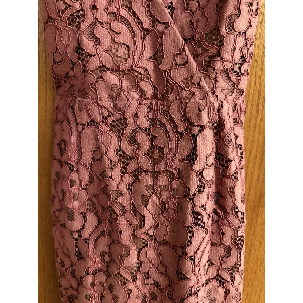 REVOLVE Lovers + Friends Lace Dress Sz XS Blush Pink‎ V Neck Spaghetti Strap